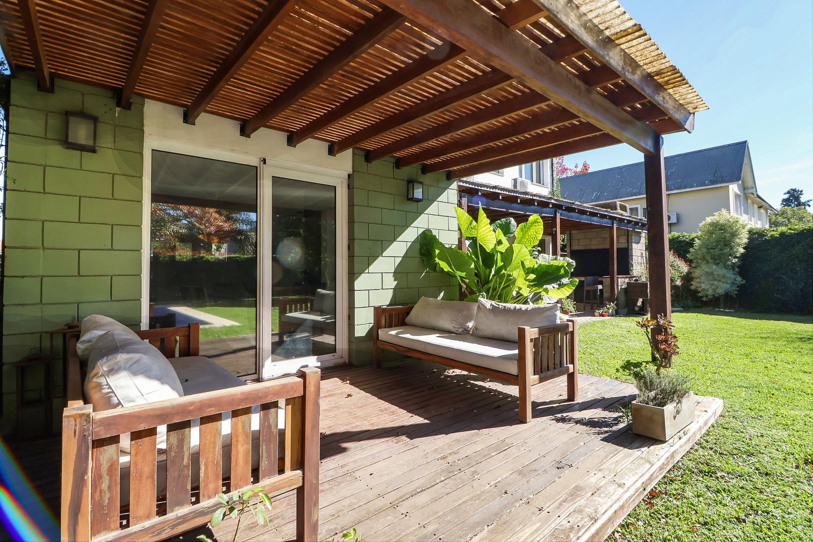 Galeria con living exterior