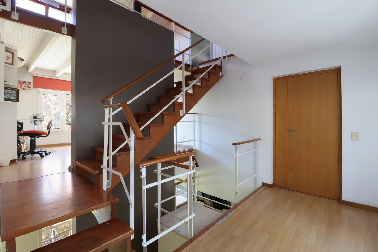 Escaleras hacia el altillo