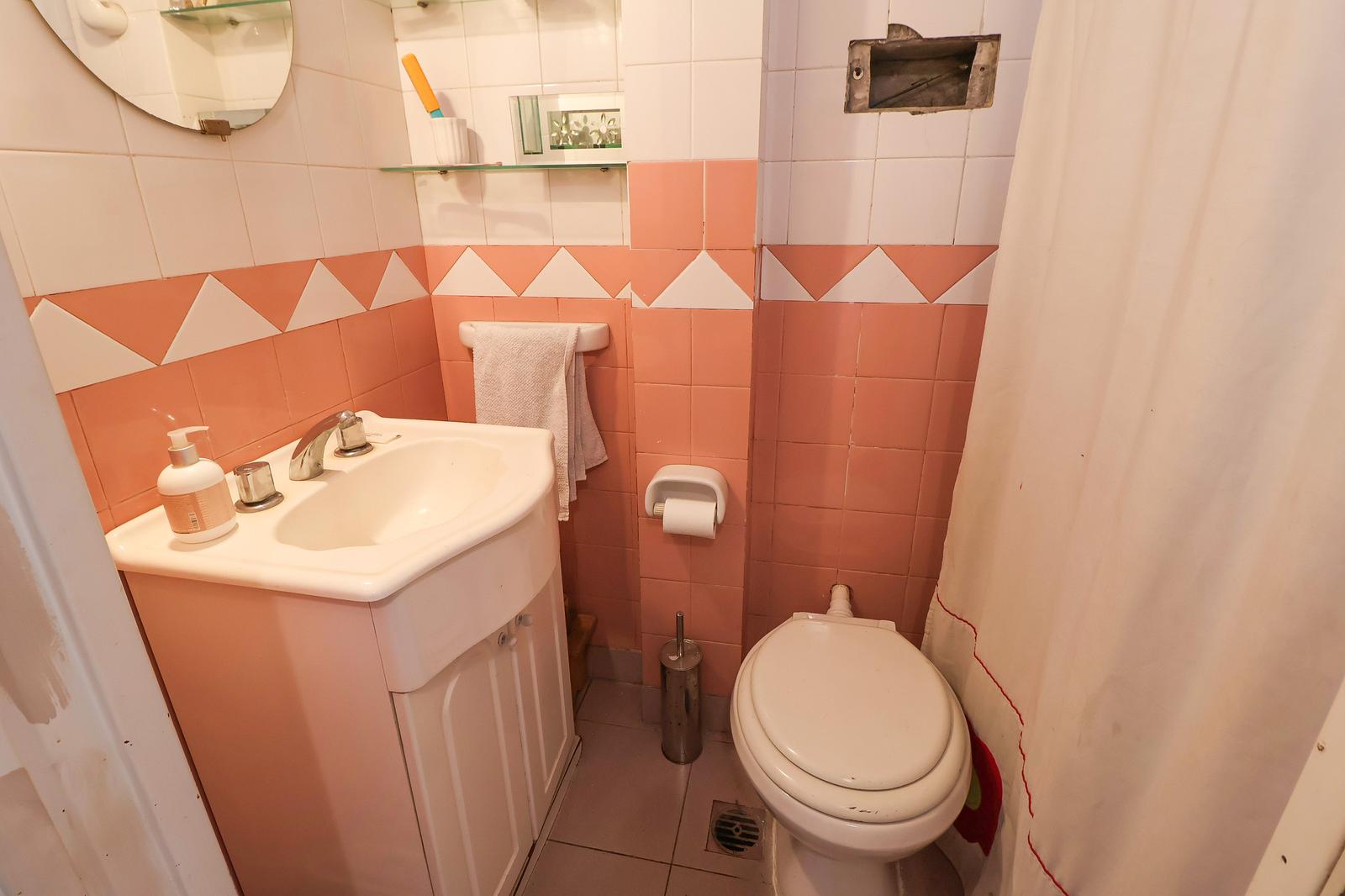 Baño de la habitacion de servicio