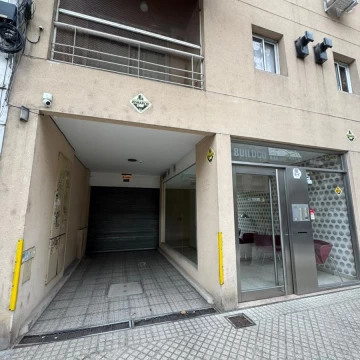 Cochera en venta- san juan 1555 de facill acceso