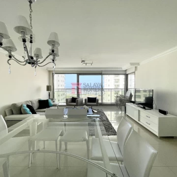 VENTA - Departamento de tres dormitorios y cuatro baños en primera linea Playa Brava SAP5292532