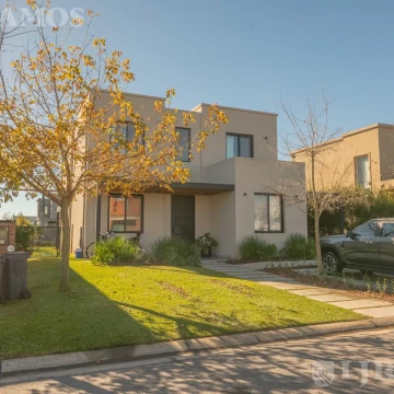 Casa en venta Barrio ARAUCARIAS Puertos Escobar