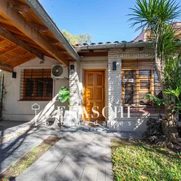 Venta: Casa sobre calle Fredes, Ciudad Jardín 