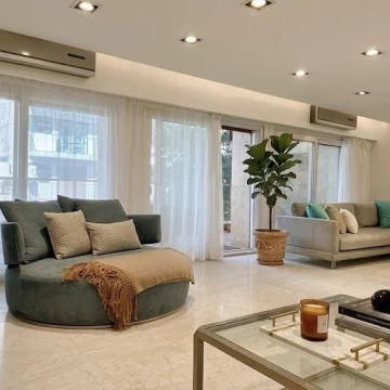Amplio Piso Reciclado a nuevo con Cochera – 6 Ambientes - Plaza Las Heras