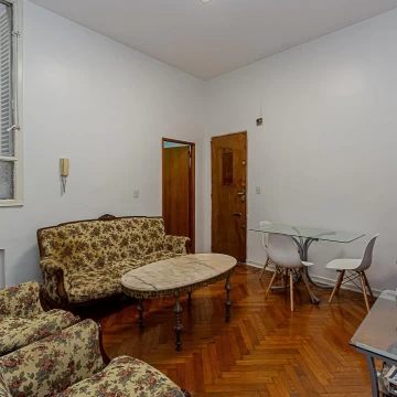 3 ambientes - Tribunales - Venta
