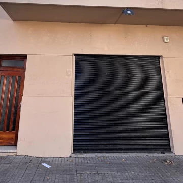Departamento en alquiler, de 2 dormotorios con patio, sin expensas. La Plata.