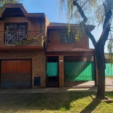 EXCELENTE PROPIEDAD EN VILLA UDAONDO