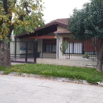 CASA EXCELENTE UBICACION