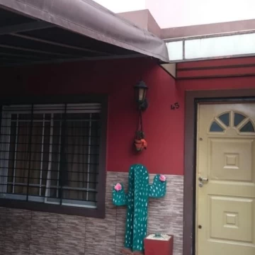 EXCELENTE DUPLEX A 2 CUADRAS DE LA ESTACIÓN DE MERLO