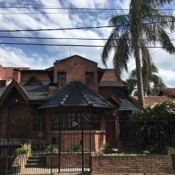 EXCELENTE CHALET DE CATEGORIA EN INMEJORABLE UBICACIÓN