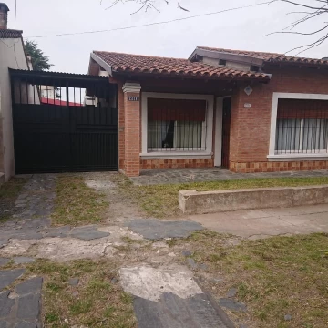 EXCELENTE PROPIEDAD PARA DOS FAMILIAS