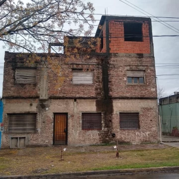 PROPIEDAD A RECICLAR, ZONA COMERCIAL