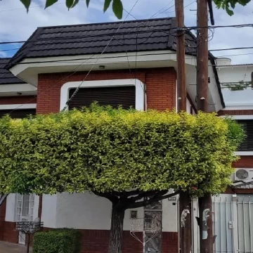 Excelente Propiedad en Haedo Chico de 6 ambientes