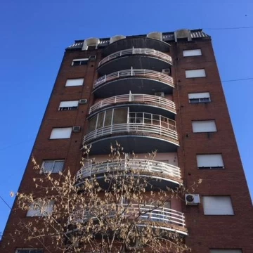 DEPARTAMENTO MORON CON COCHERA CUBIERTA
