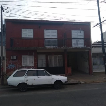 DEPARTAMENTO DE 2 AMBIENTES, A POCAS CUADRAS DE LA ESTACION
