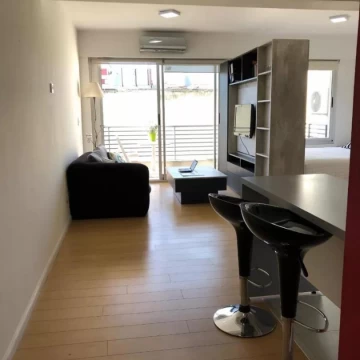 EXCELENTE DEPARTAMENTO EN CABALLITO CERCA DE HOSPITAL