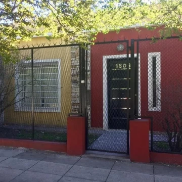 OPORTUNIDAD CASA TOTALMENTE RECICLADA