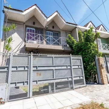 EXCELENTE DUPLEX DE 6 AMBIENTES