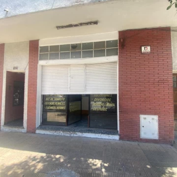 VENTA DE 2 LOCALES Y DEPARTAMENTO DE 3 AMBIENTES