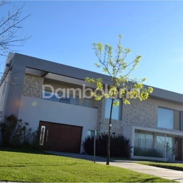 Casa Venta en Country Club Terravista -  General Rodriguez