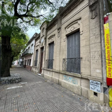 Calle 3 entre diagonal 74 y 41 - Casa en alquiler con destino comercial.