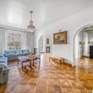 Piso en venta en Recoleta. Amplia recepción 3 dormitorios (1 suite) Toilette 2 baños 2 cocheras