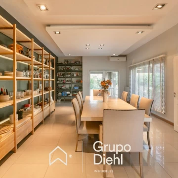 Casa moderna y exclusiva EN VENTA en Altos del Chateau
