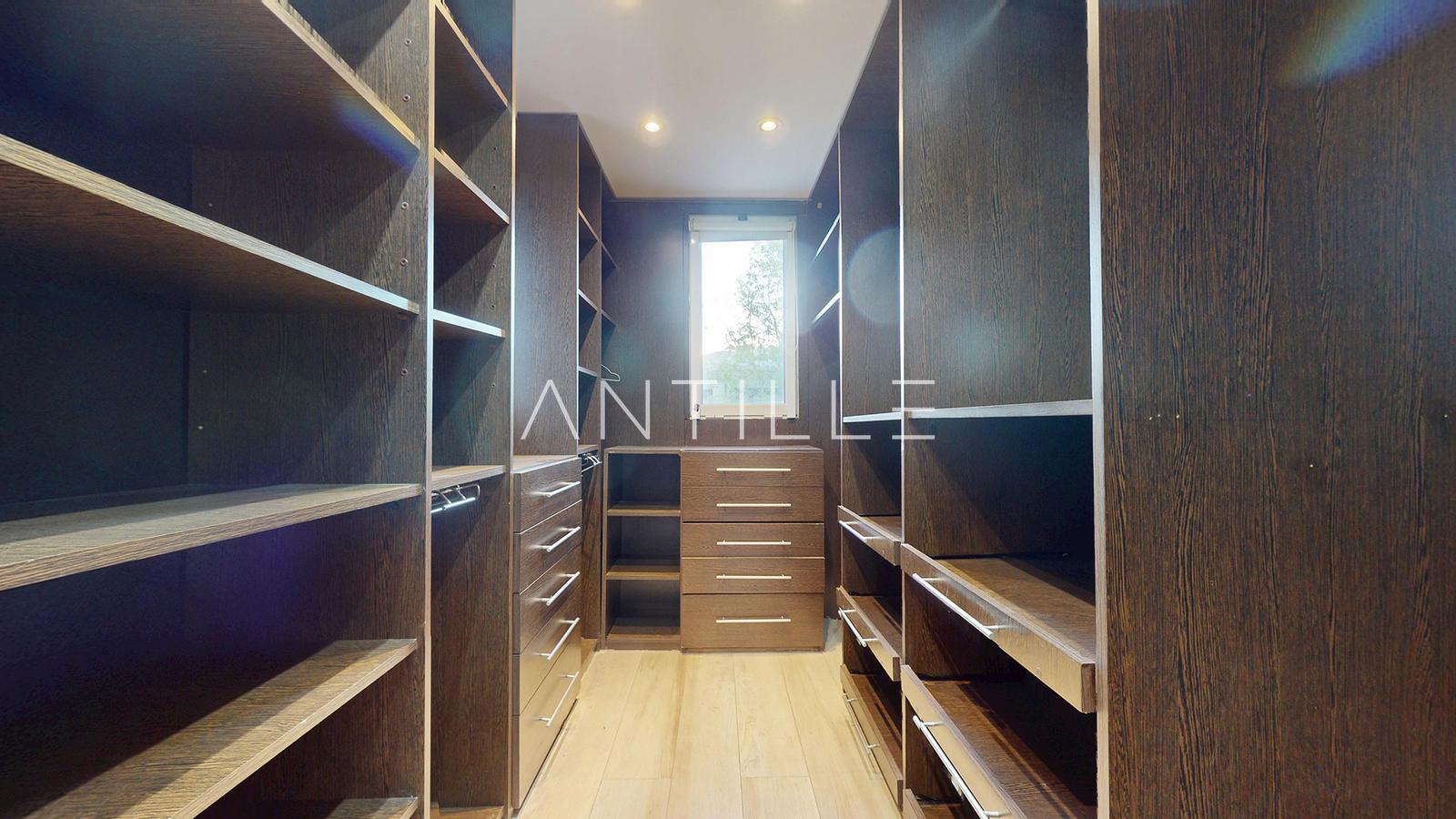 VESTIDOR 2 CASA EN ABRIL CLUB DE CAMPO, HUDSON