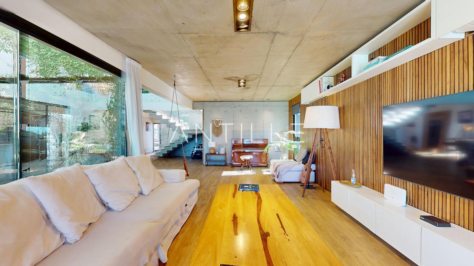 LIVING 1 CASA EN GREENVILLE POLO 