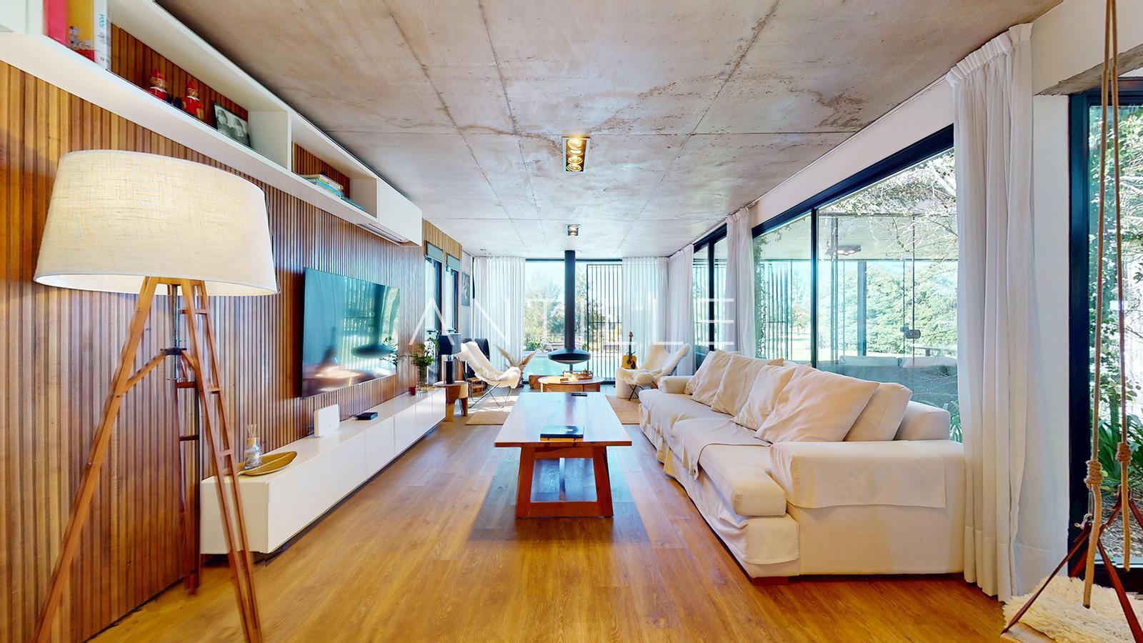 LIVING 3 CASA EN GREENVILLE POLO 