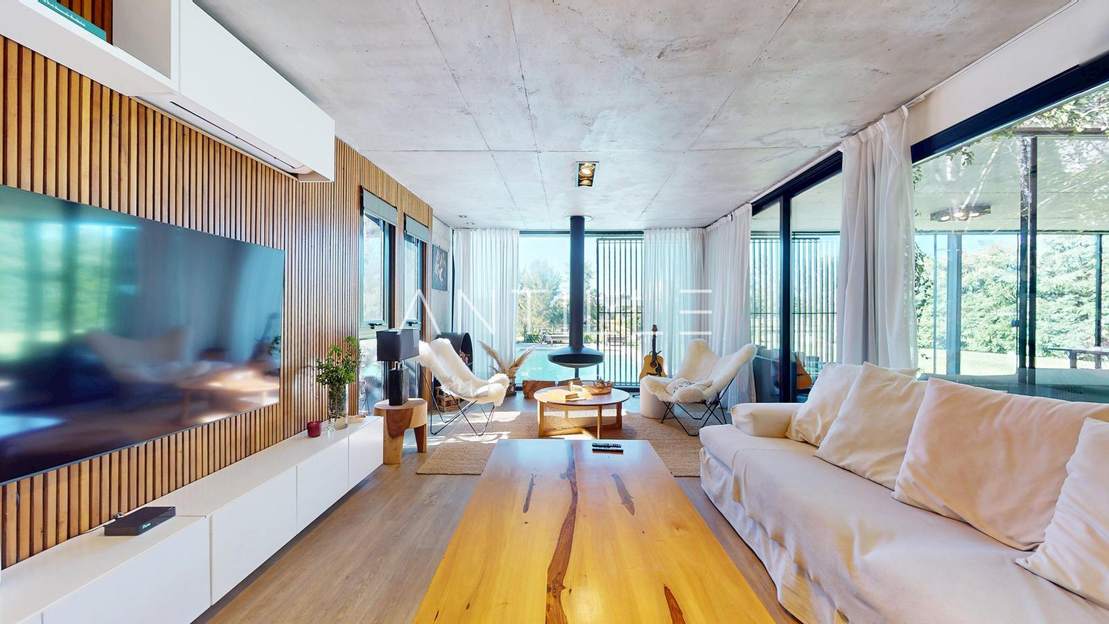 LIVING 4 CASA EN GREENVILLE POLO 
