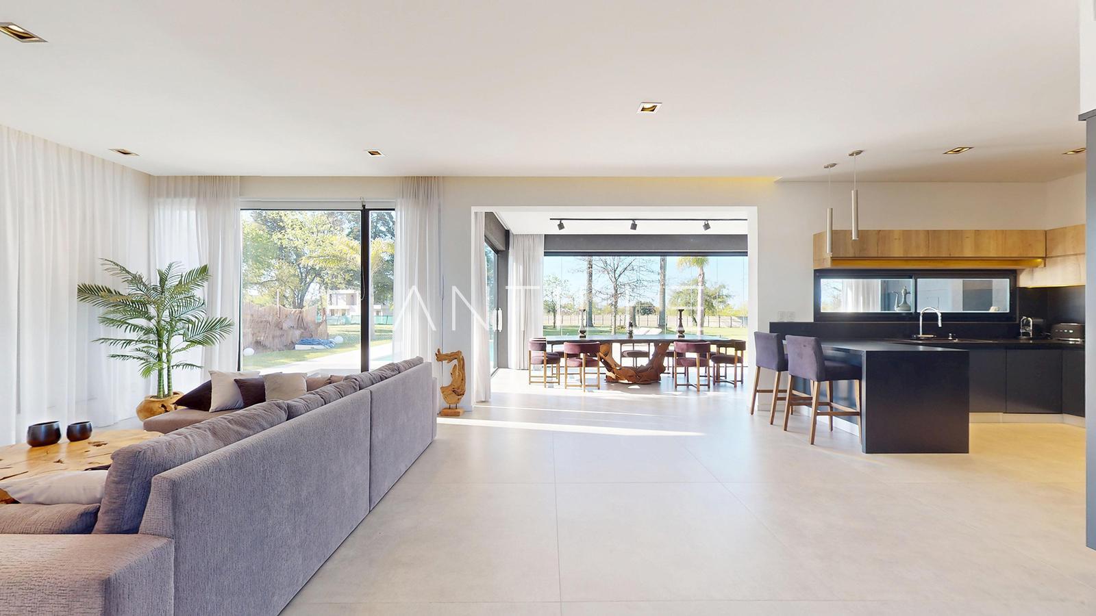 LIVING 1 CASA EN GREENVILLE POLO 