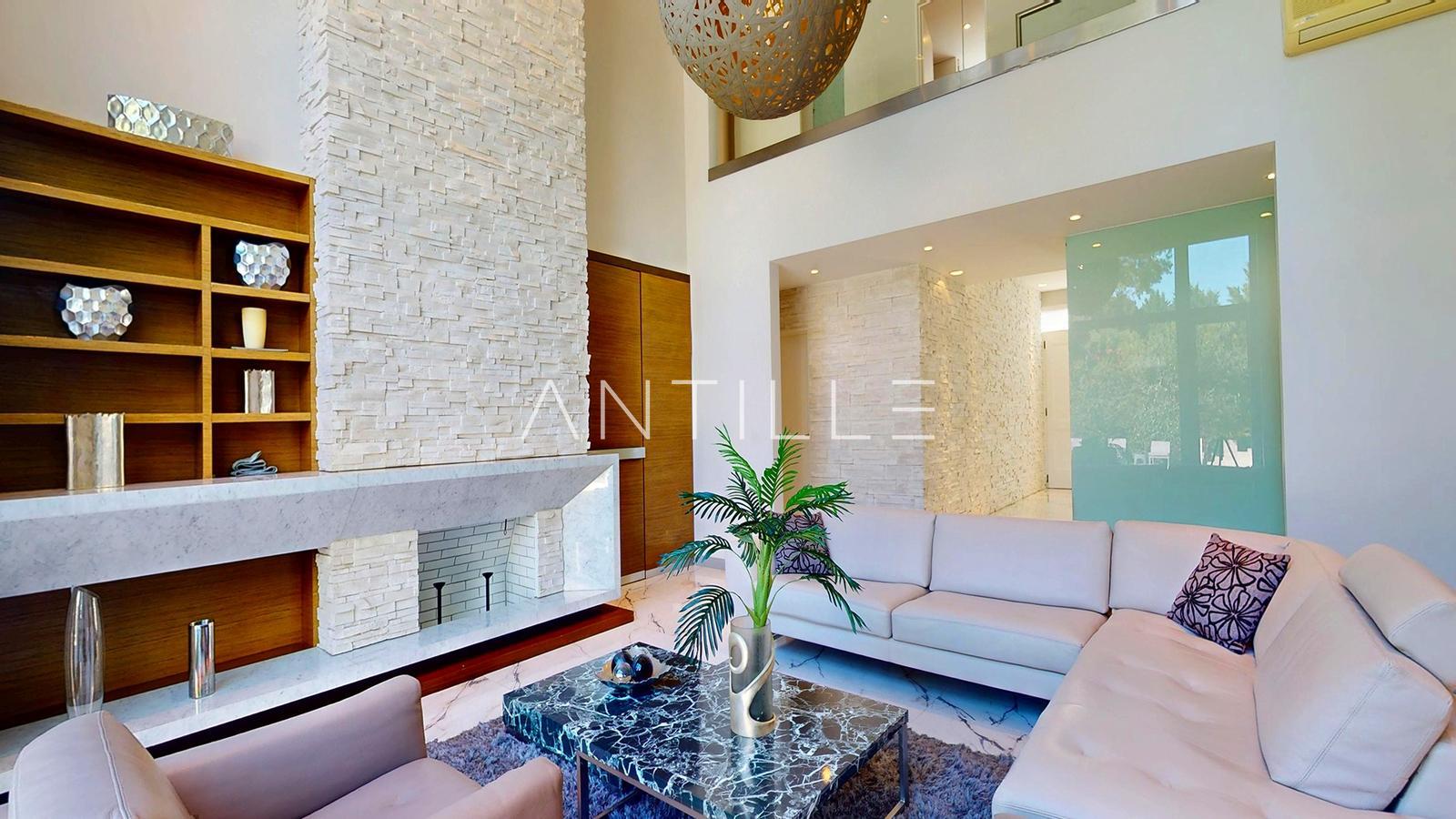 LIVING 3 CASA EN ABRIL CLUB DE CAMPO, HUDSON