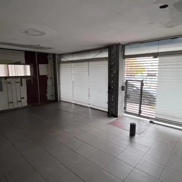 ALQUILER Local con depósito ESQUIÚ 950 - Pueyrredón