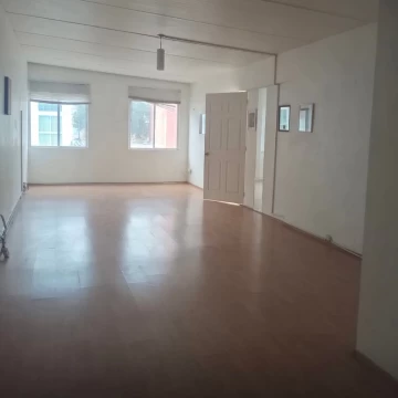 Casa en venta en Letrán Valle adaptada como Consultorios Médicos
