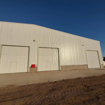 Deposito con rociadores y aislacion. Modulos de 1.000 a 4.000m2.