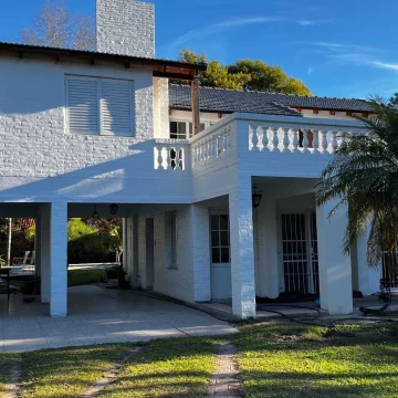 Casa a la venta en Villa California con Gran parque-  