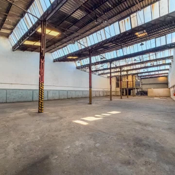 ALQUILER - DEPOSITO - LA BOCA - 1600 M2 - MIXTURA 4