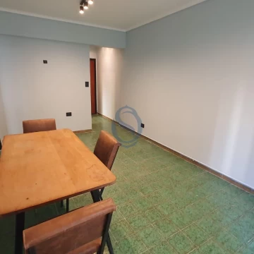 Alquiler 24 meses - Departamento dos ambientes al contrafrente - Santiago del Estero 2300