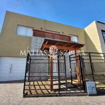 Casa de 4 ambientes VENTA  en Barrio aeronáutico, Ituza