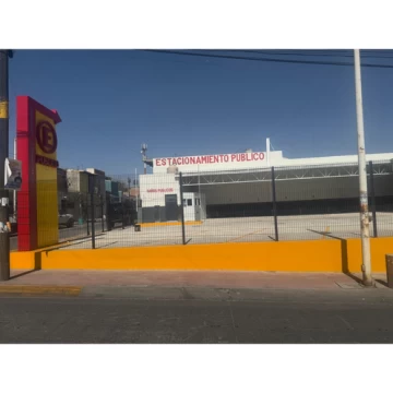ESTACIONAMIENTO EN EL SALTO CENTRO
