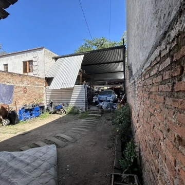 SE VENDE CASA Y TERRENO