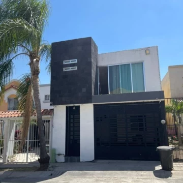 CASA EN VENTA CON VISTA A RESERVA NATURAL