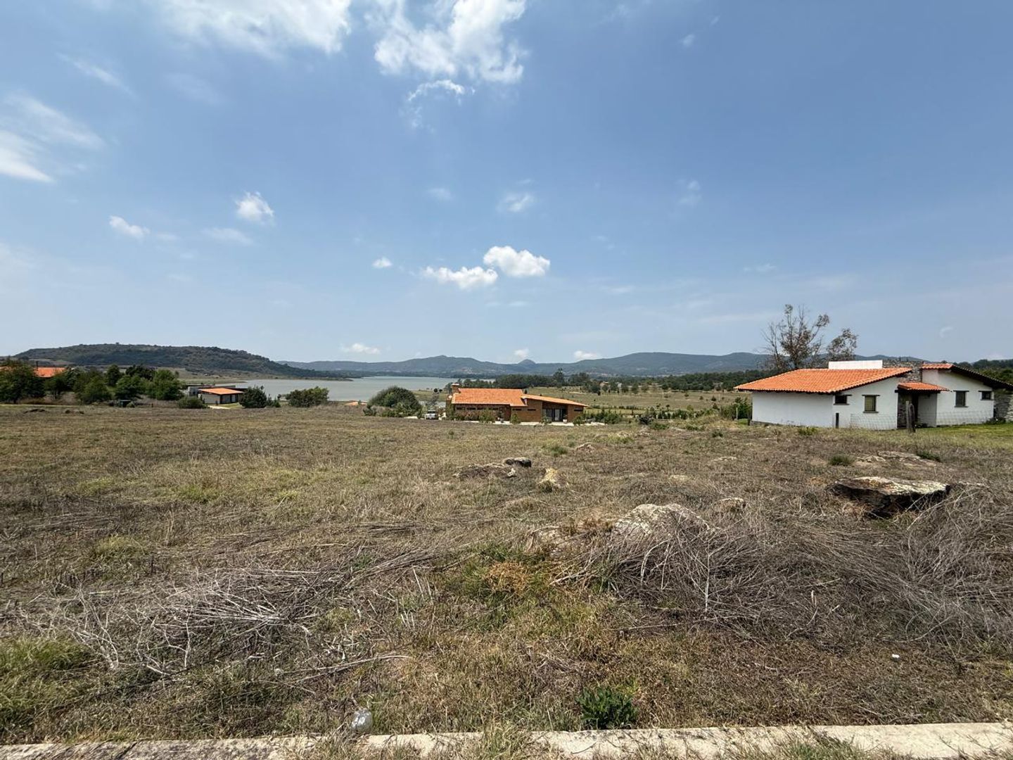 Vista frontal terreno 2.jpeg