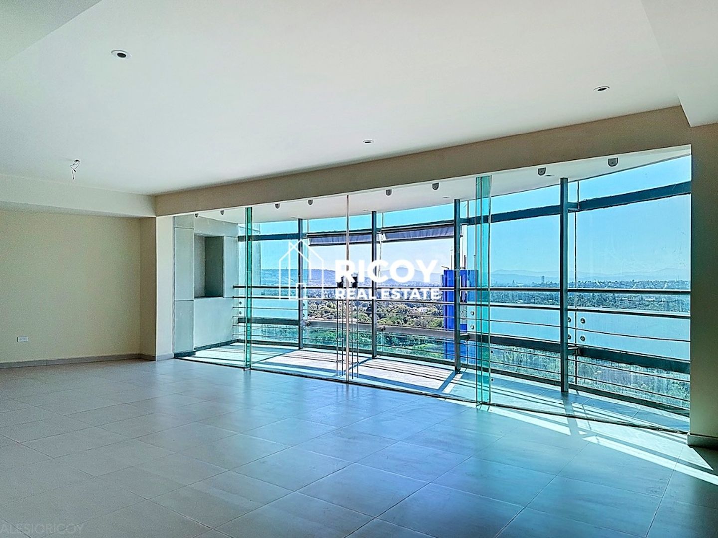 Jurica Regency 03.jpg