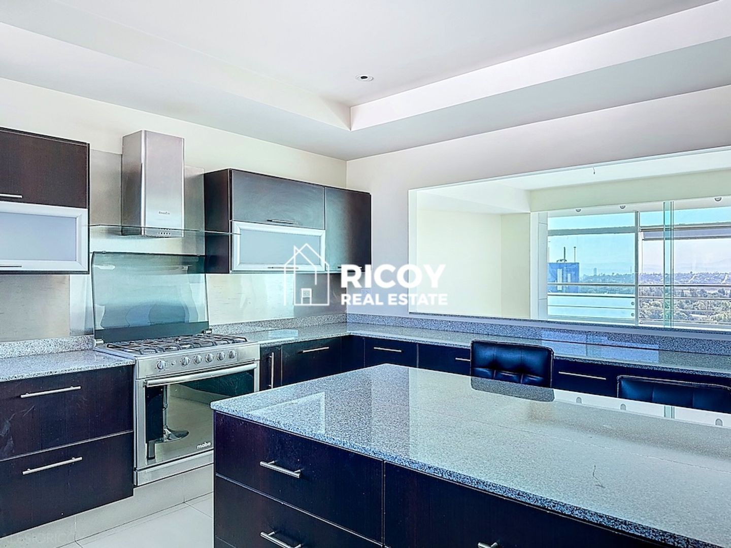 Jurica Regency 08.jpg