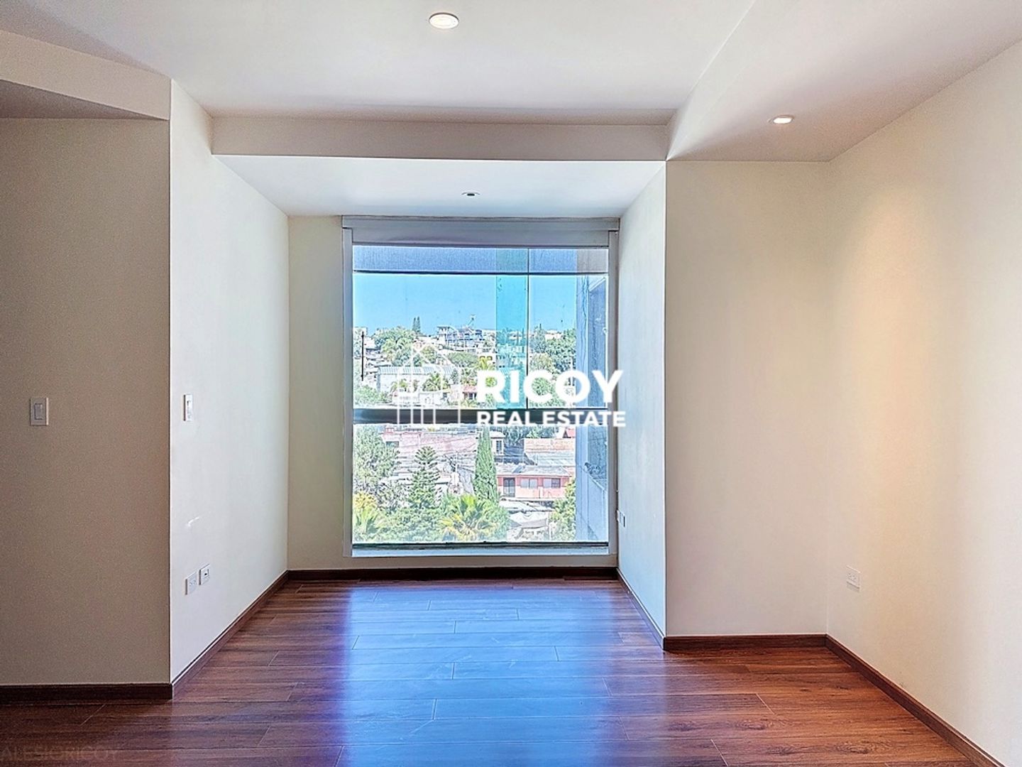 Jurica Regency 23.jpg
