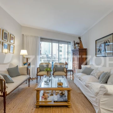 Departamento en venta en Recoleta 4 ambientes - Cochera
