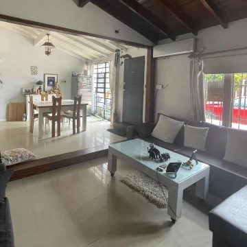 Venta Casa en Boulogne - con pileta y cochera