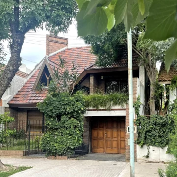 VENTA CASA 4 AMB FLORESTA - GRAN PATIO Y TERRAZA